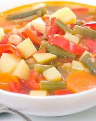 Суп-гуляш на курином бульоне