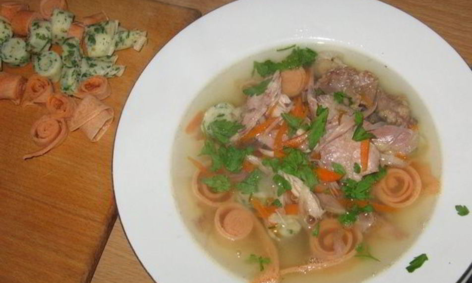 Рецепт супа панадель — бульона с блинчиками