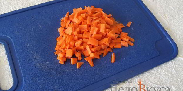 суп с фрикадельками и яйцом на мясном бульоне