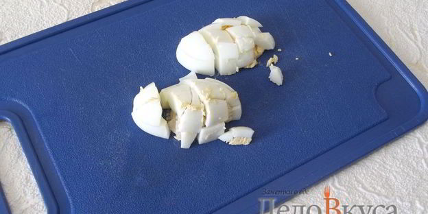 суп с фрикадельками и яйцом на мясном бульоне