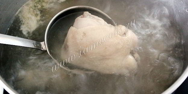 суп с крапивой на курином бульоне