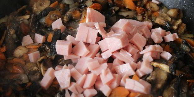 суп с шампиньонами и фарфалле на курином бульоне