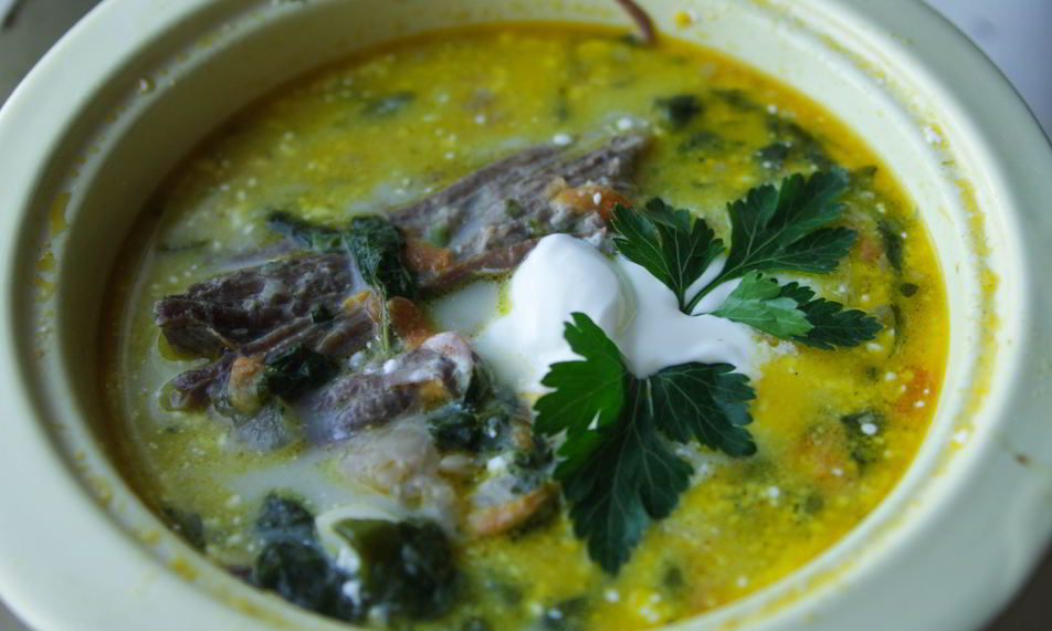 Рецепт зеленого борща с крапивой, черемшой и шпинатом на говяжьем бульоне