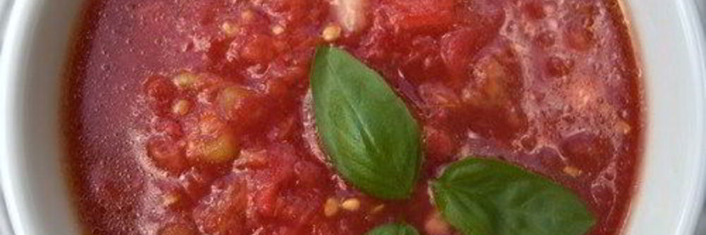Арбузный гаспачо с базиликом
