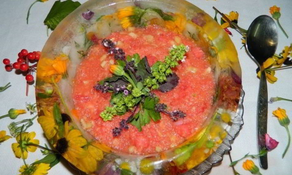Рецепт арбузного гаспачо в ледяной тарелке