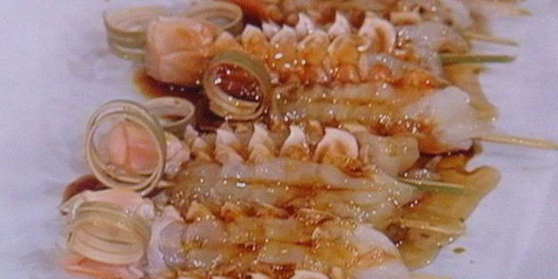 гаспачо из паприки с пикантно замаринованной креветкой