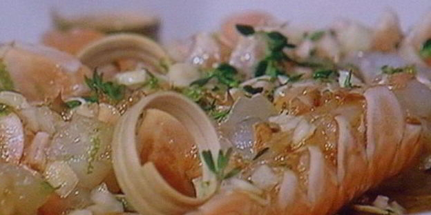 гаспачо из паприки с пикантно замаринованной креветкой