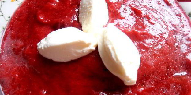 гаспачо из ревеня и вишни