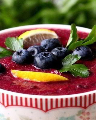 Свекольно-ягодный гаспачо