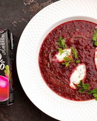 Свекольный гаспачо с козьим сыром