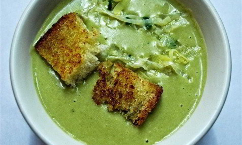 Рецепт горохового крема-супа с луком-пореем и крутонами