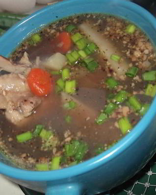 Гороховый суп с грецким орехом