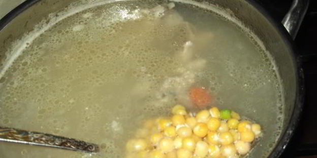 гороховый суп с грецким орехом