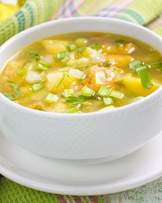 Гороховый суп с картофелем на курином бульоне