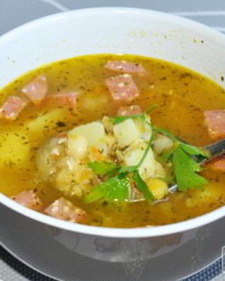 Гороховый суп с колбасой