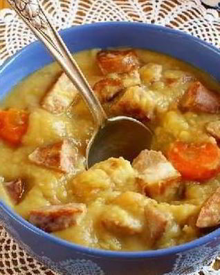 Гороховый суп с копченостями и сельдереем