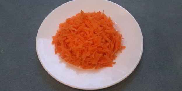 гороховый суп с копченостями в хлебе