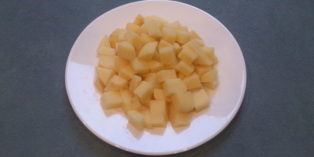 гороховый суп с копченостями в хлебе