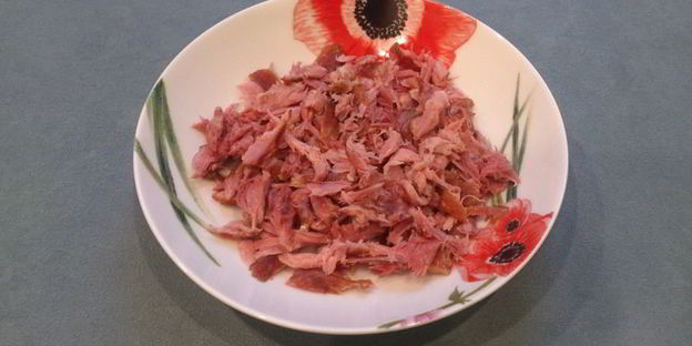 гороховый суп с копченостями в хлебе