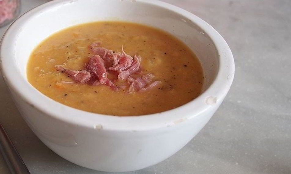 Рецепт горохового супа с копченым беконом