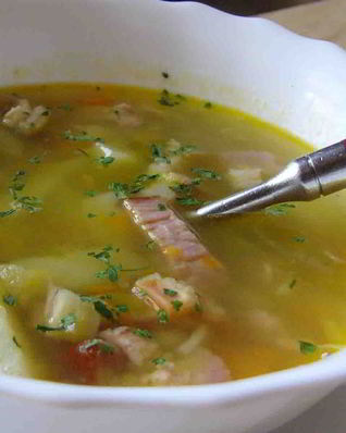 Гороховый суп с копченым окороком
