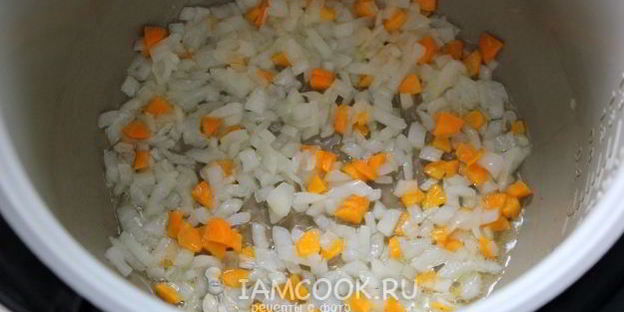 гороховый суп с копчеными ребрышками в мультиварке