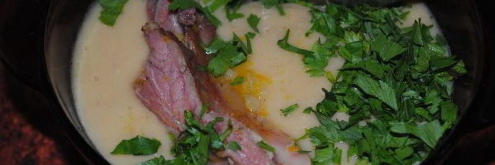 Гороховый суп с копчеными ребрышками