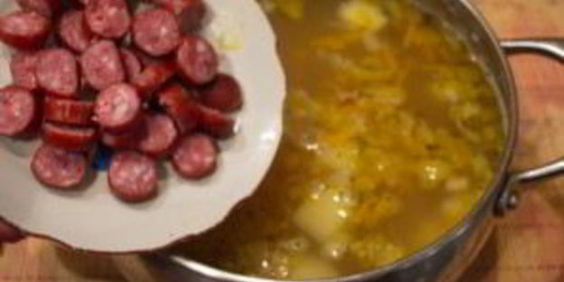 гороховый суп с охотничими колбасками