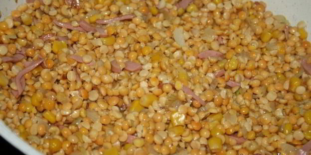 гороховый суп с сосисками и сладкой кукурузой