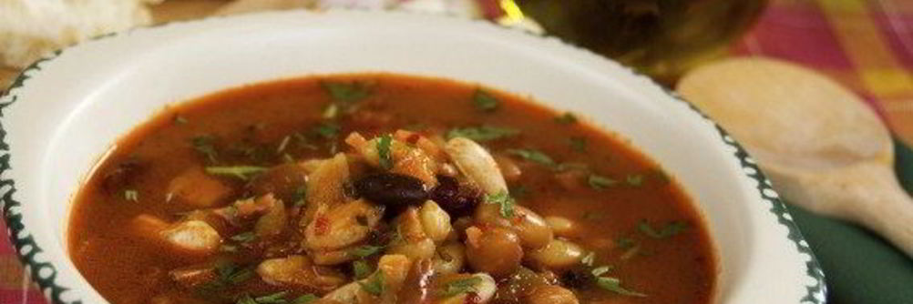 Суп фасолевый с курицей и горохом