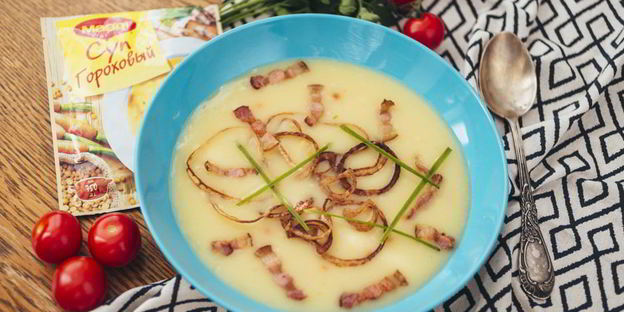 суп гороховый с беконом и луком-фри