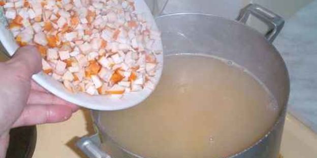 суп гороховый с копченостями