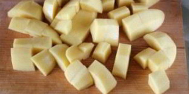 суп с горохом и копченой колбасой