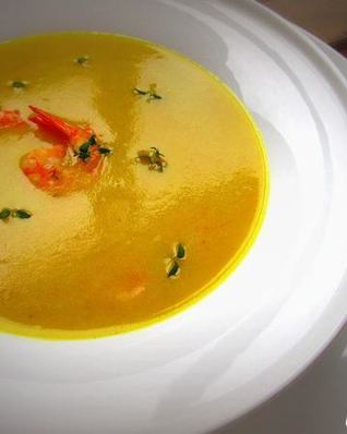 Картофельный крем-суп с креветками и имбирем