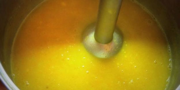 картофельный крем-суп с креветками и имбирем