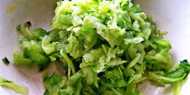 холодник на кефире с маринованной свеклой