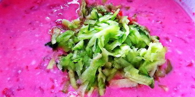 холодник на кефире с маринованной свеклой