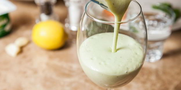 холодный йогуртовый суп из авокадо