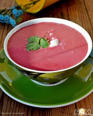 Холодный кокосовый суп со свеклой