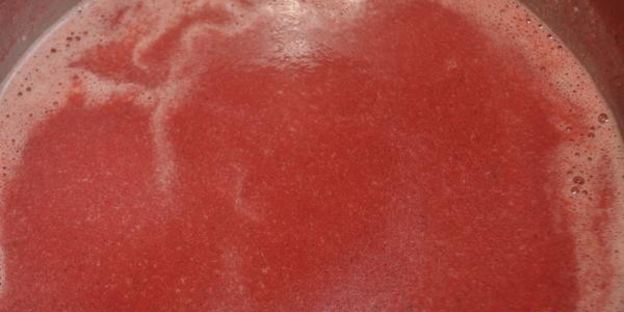 холодный кокосовый суп со свеклой