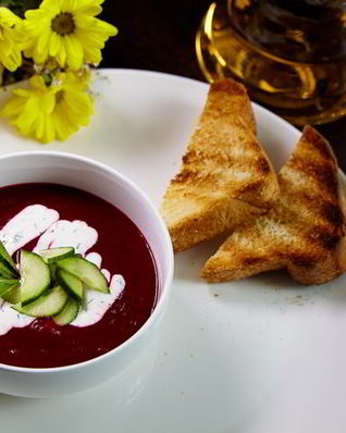 Холодный крем-суп из свеклы