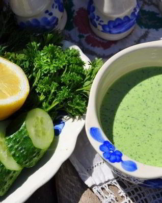 Холодный огуречный суп на йогурте