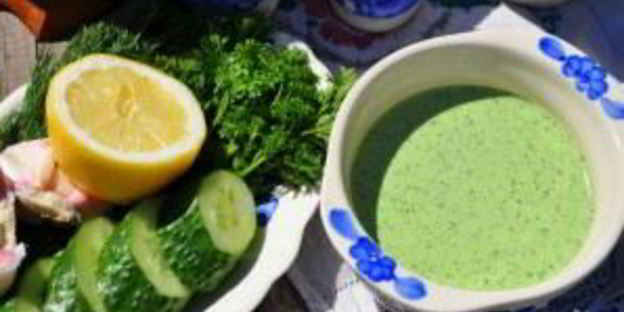 холодный огуречный суп на йогурте