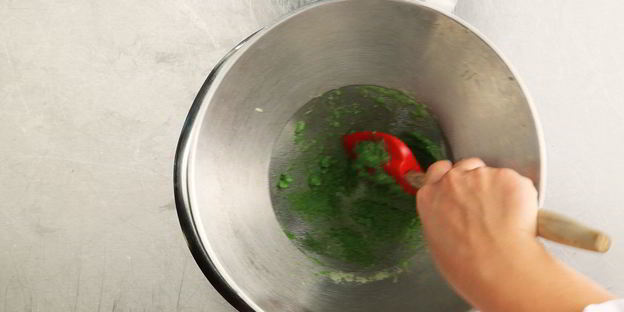 холодный огуречный суп с лососем