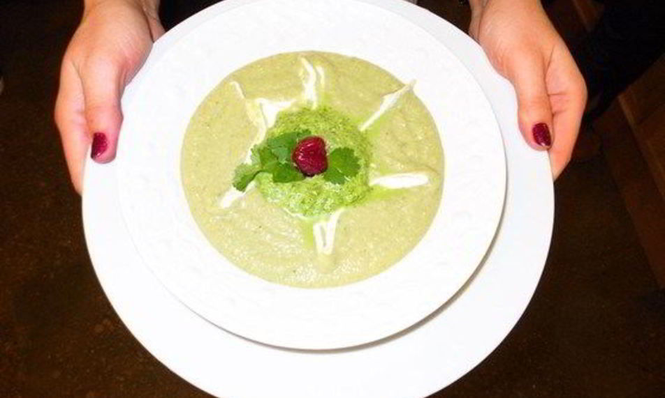 Рецепт холодного супа из авокадо с приправой из кинзы