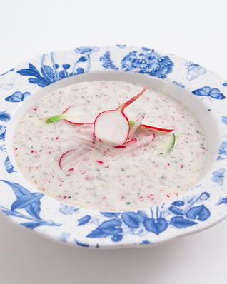 Холодный суп из редиски и молока