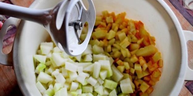 холодный суп-пюре из кольраби с яблоками