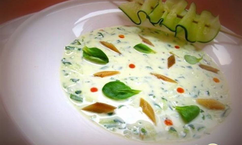 Рецепт холодного супа с огурцом и копченой рыбой