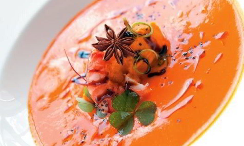 Рецепт холодного тыквенного супа с теплыми креветками