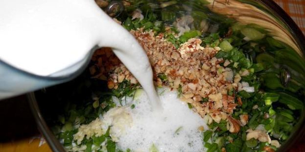 зеленый холодный суп на кефире таратор